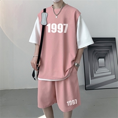 粉红色