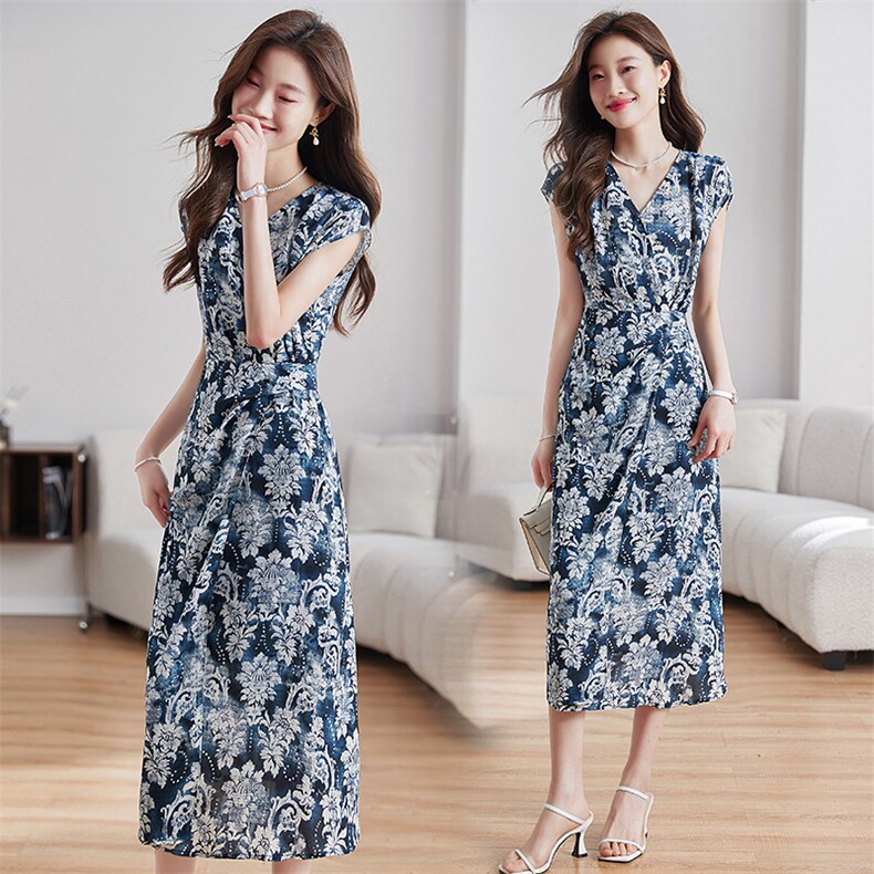 印花法式复古收腰气质连衣裙女2024夏季新款轻熟风V领长裙，女装连衣裙，岚衣(原川流布茜）