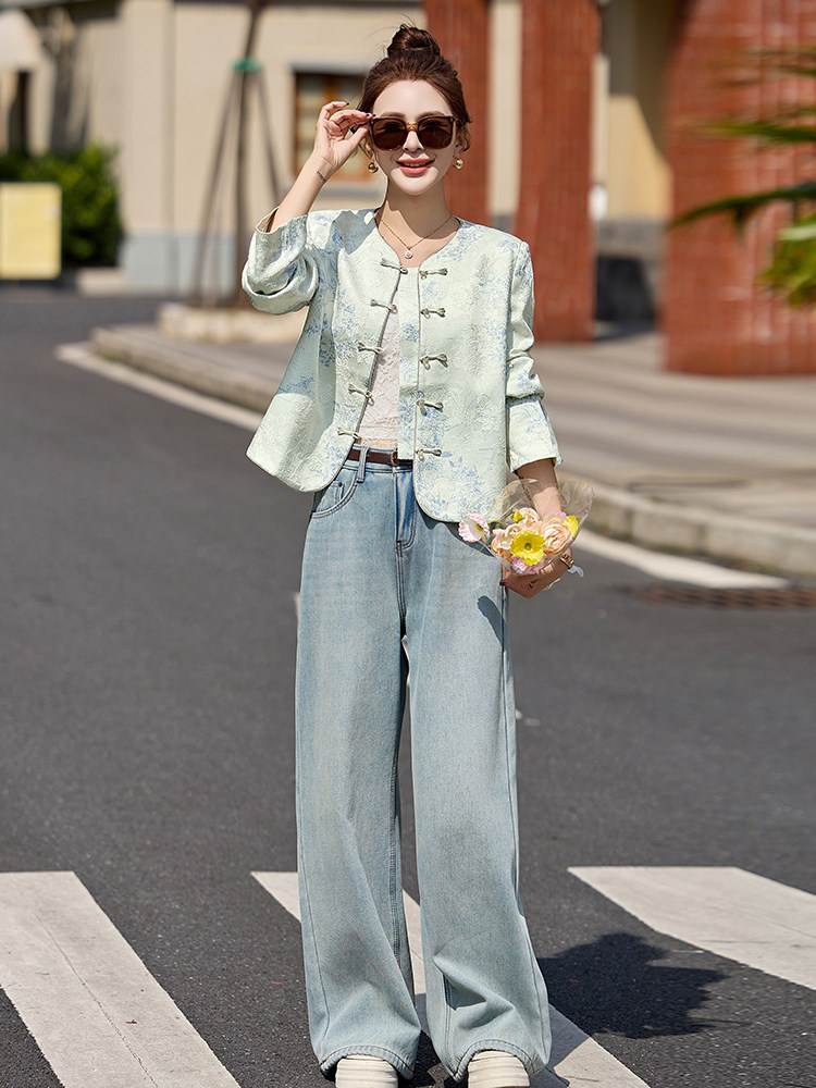 2025年春季新中式G风短款提花宽松外套女,女装短外套,依万里