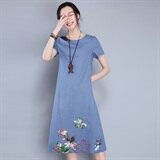 2021年夏季短袖长裙绣花圆领宽松腰套头时尚抽象图案显瘦连衣裙，女装连衣裙，丽影随形