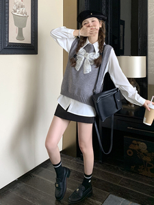 灰色蝴蝶结针织马甲套装2025新款女春季学院风气质衬衫马夹两件套图片