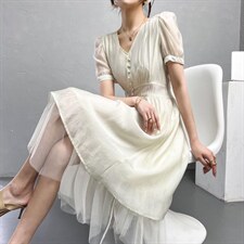 2022年夏季新款显瘦气质连衣裙高级感满满，女装连衣裙，序儿