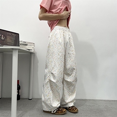 米白色