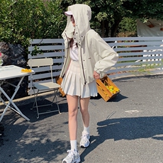 米白色
