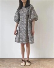 碎花连衣裙，女装连衣裙，简单小珍