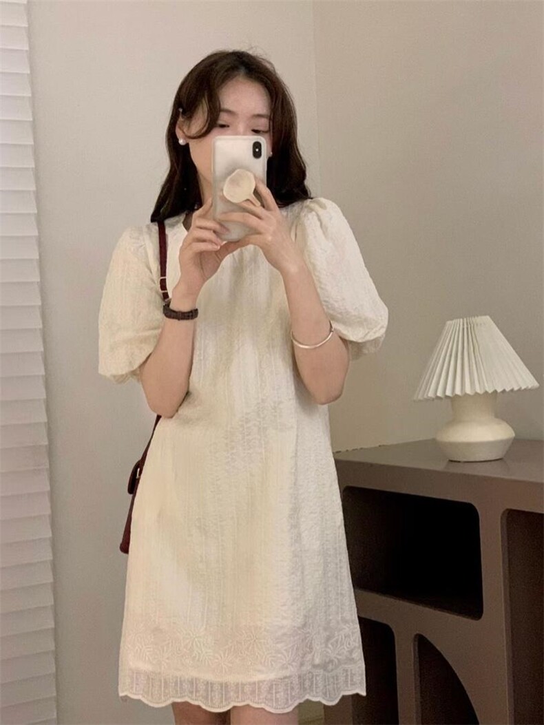 现货夏季新款刺绣连衣裙，女装连衣裙，素名