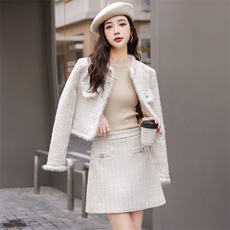 现货充足！2024新款双面短款保暖90白鸭绒羽绒服套装裙两件套，女装羽绒服，众宇琦
