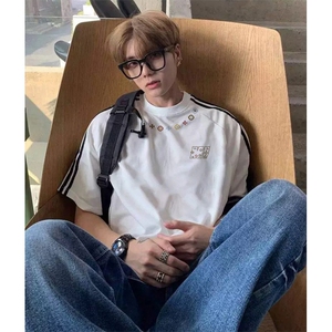 抖音得物高品质二开240克宽松纯棉美式潮牌三条杠织带短袖T恤图片