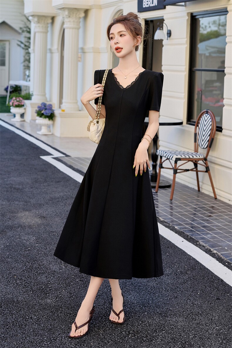 法式蕾丝拼接V领短袖连衣裙女2026夏季新款收腰显瘦减龄A字长裙子,女装连衣裙,微微衣阁
