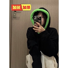 黑色
