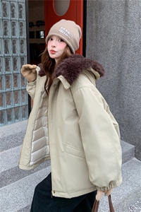 巨好看羊羔毛拼接派克羽绒服女2025冬新款设计感时尚羽绒绒外套图片