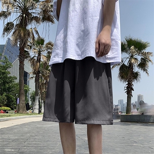 抖音得物二开夏季冰感透气速干轻薄舒适简约纯色休闲冰丝短裤图片