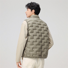 主推新款90绒子轻薄情侣装羽绒服秋冬男款休闲轻薄羽绒服马甲外套，男装羽绒服，钱塘723