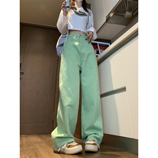 浅绿色