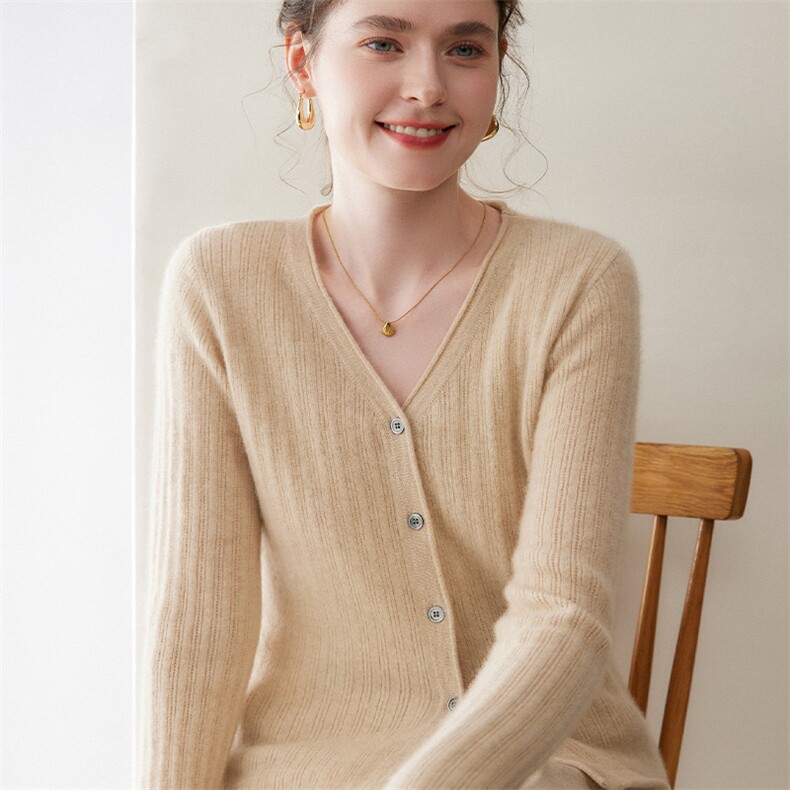 2025时尚百搭羊绒v领开衫，女装针织衫/毛衣，绒又羊绒
