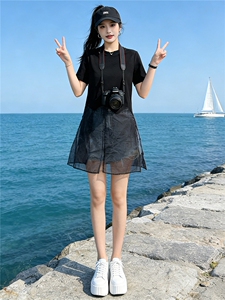 设计感小众时尚气质套装女夏新款圆领网纱拼接上衣牛仔短裤两件套图片