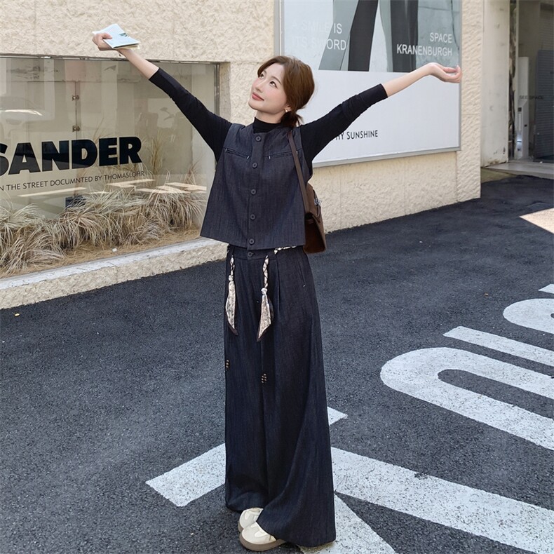 率性挺括淡人牛仔套装女2025秋季复古减龄显瘦T恤马甲拼接三件套,女装套装/套裙,2C095