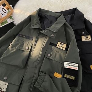 港风春款男夹克工装大口袋魔术贴标宽松夹克衫冲锋衣外套JK75P85,夏天男生大背头搭配图片