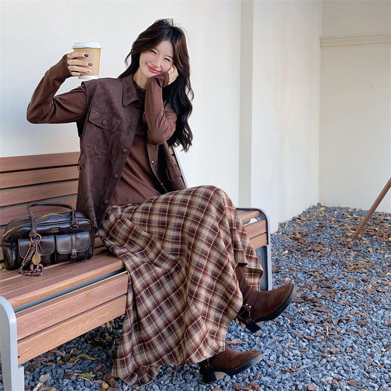 美拉德棕咖色高级感套装2025秋季翻领马甲卷边宽松半身裙两件套,女装套装/套裙,2C110