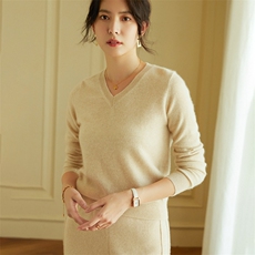 V领羊绒衫女秋冬季百搭纯色低领打底时尚百搭山羊绒衫，女装羊绒衫，绒美人羊绒