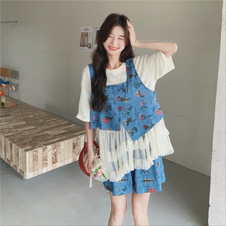 蓝色小清新刺绣碎花马甲套装女2025夏新款蕾丝拼接T恤短裤三件套,女装套装/套裙,浙宝217