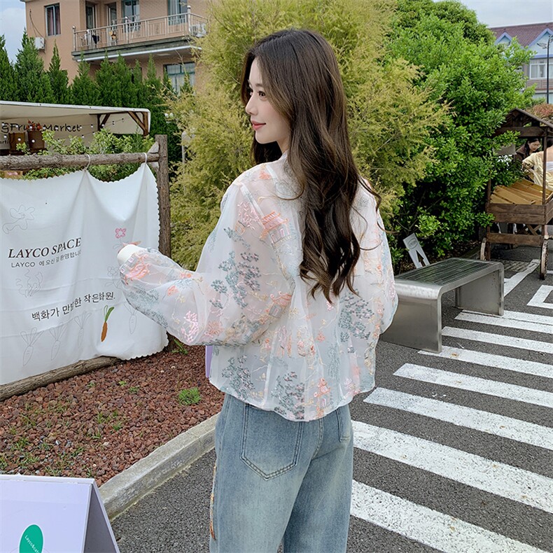 新中式风复古刺绣提花薄款防晒空调服夹克短款外套+牛仔裤套装,女装短外套,先锋丽姿