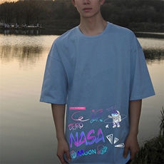 浅蓝色