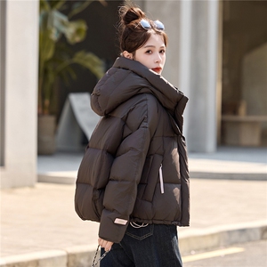 现货！2025冬季新款白鸭绒羽绒服女图片