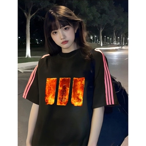 抖音得物品质二开240克宽松纯棉美式潮牌印花三条杠中性风短袖T恤图片