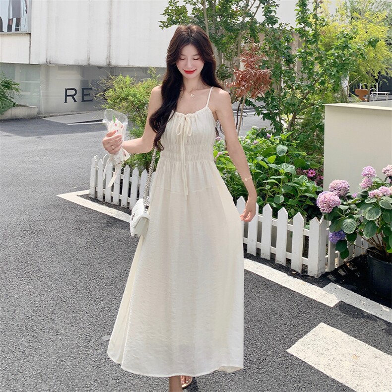 文艺范连衣裙2025气质女神范温柔风浪漫绝美挂脖长裙吊带裙,女装连衣裙,欣美人