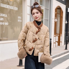 新中式国风羽绒服女2025冬季新款巨好看的高端短款狐狸毛保暖外套，女装羽绒服，依如秀(原杭风阁)