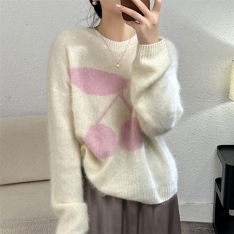 2024新款。小众设计师复古慵懒风樱桃提花羊绒拉绒圆领宽松版，女装羊绒衫，仟禧羊绒