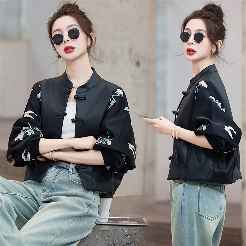 蝴蝶刺绣拼接盘扣皮衣外套女2025春新款休闲百搭新中式棒球服上衣，女装短外套，曼娅璐
