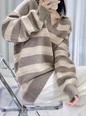2024年秋季新款V领条纹针织衫宽松时尚百搭，女装羊毛衫，千御纺羊绒