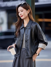 时尚翻领皮衣外套女2025春秋新款条纹拼接PU皮夹克短款高级感上衣，女装短外套，靓衣阁