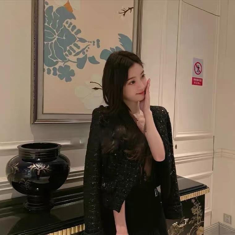 2022新款气质洋气亮片小香风外套,女装其它,L·H·X
