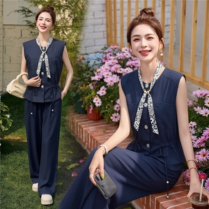2026年夏季两件套女图片