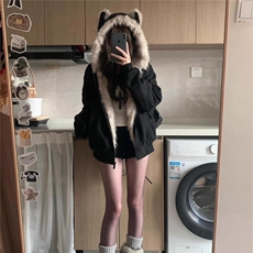 黑色