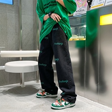 黑色