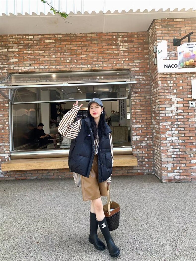 羽绒马甲女2022秋冬新款加厚保暖连帽马夹外穿坎肩，女装马甲，川哲