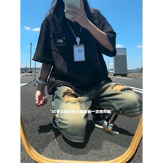 黑色