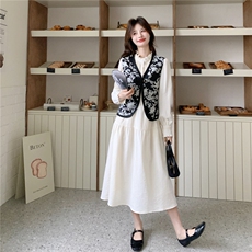 现货新款刺绣马甲连衣裙两件套26157P175K268，女装套装/套裙，2D035