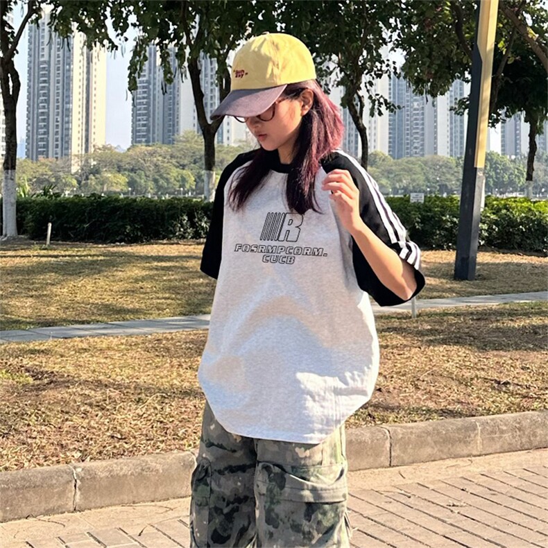 抖音得物品质二开240克宽松纯棉美式潮牌插肩三杠织带短袖T恤图片