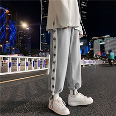 灰色