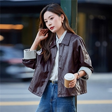时尚翻领皮衣外套女2025春秋新款条纹拼接PU皮夹克短款高级感上衣，女装短外套，靓衣阁