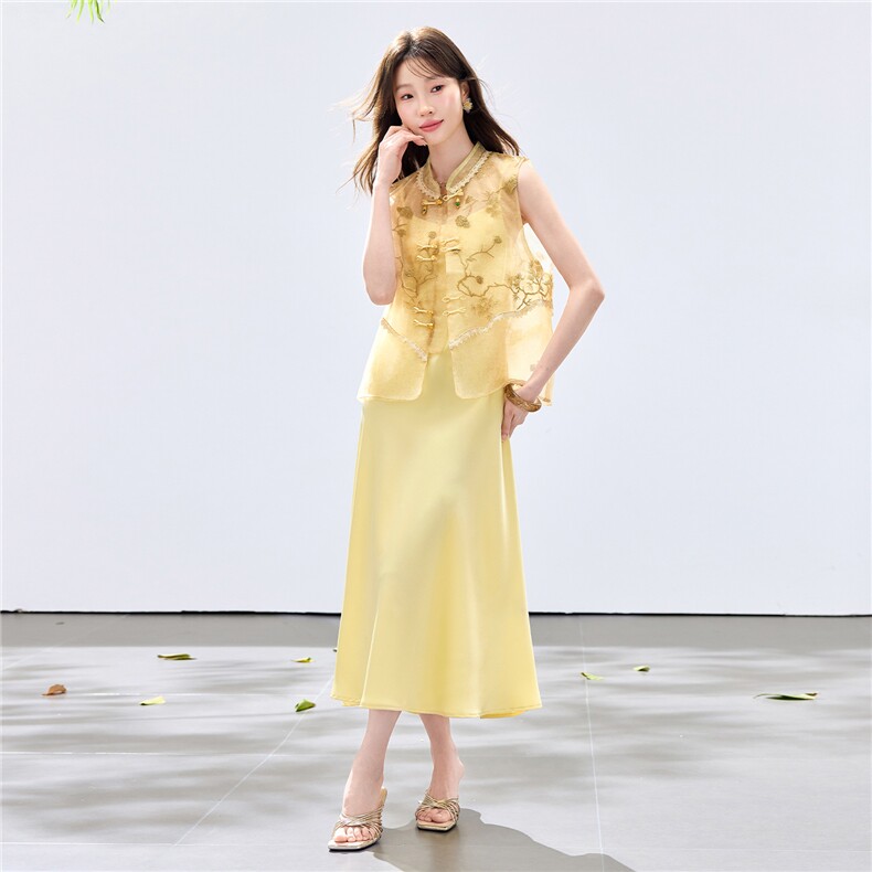 夏季新款现货！2026新中式重工刺绣植物花卉马甲+吊带连衣裙套装,女装套装/套裙,央宝儿