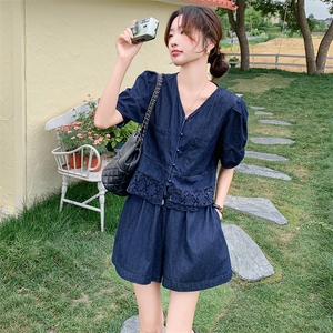深蓝色减龄牛仔套装女2025夏季新款韩版泡泡袖上衣显瘦短裤两件套图片