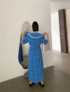 碎花连衣裙图片
