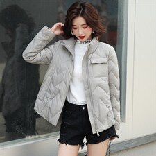 灰色