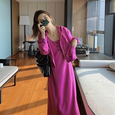 多巴胺穿搭火龙果色卫衣连衣裙女秋2024新款休闲运动长裙两件套装，女装套装/套裙，2C088